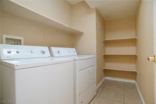 Photo #2: 2377512 Listing