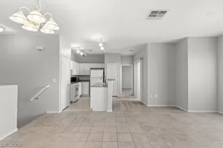 Photo #5: 2377523 Listing 