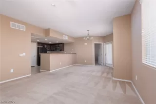 Photo #5: 2377544 Listing