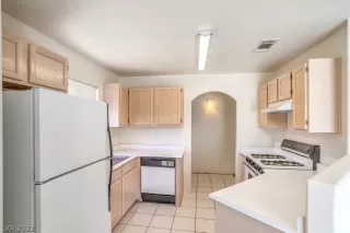 Photo #5: 2377572 Listing 