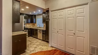 Photo #3: 2377584 Listing 