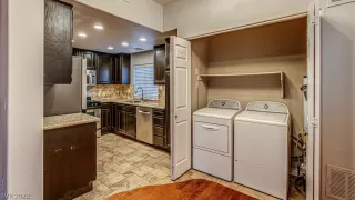 Photo #4: 2377584 Listing 