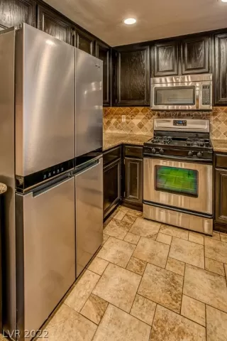 Photo #5: 2377584 Listing 