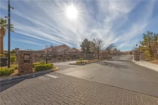 Photo #6: 2377588 Listing