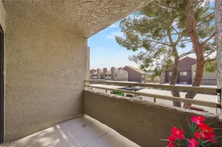 Photo #6: 2377590 Listing 