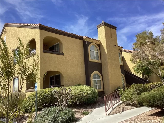 MLS: 2377625 Condo For Sale