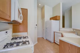 Photo #3: 2377629 Listing