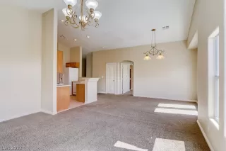 Photo #5: 2377629 Listing