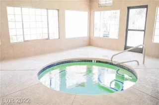 Photo #5: 2377634 Listing