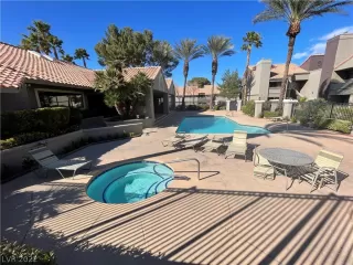 Photo #1: 2377665 Listing 