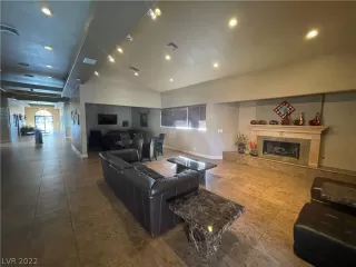 Photo #4: 2377665 Listing 