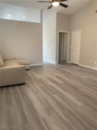 Photo #2: 2377674 Listing 