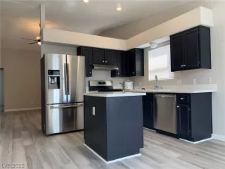 Photo #3: 2377674 Listing 