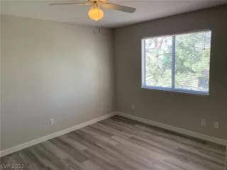 Photo #5: 2377674 Listing 