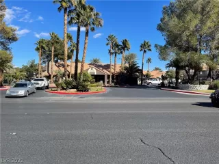 Photo #1: 2377676 Listing 