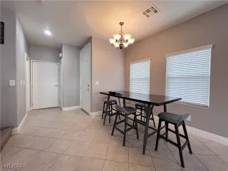 Photo #4: 2377692 Listing 