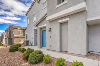 Photo #3: 2377706 Listing