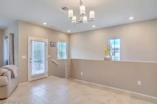 Photo #6: 2377706 Listing