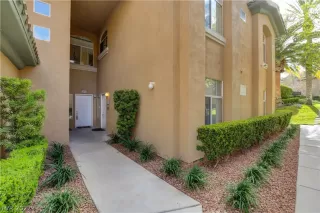 Photo #2: 2377709 Listing