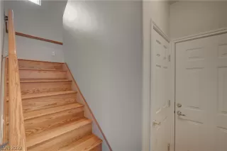 Photo #4: 2377709 Listing