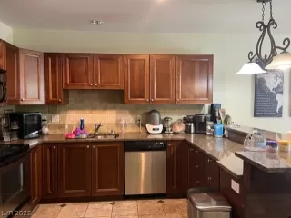 Photo #6: 2377732 Listing