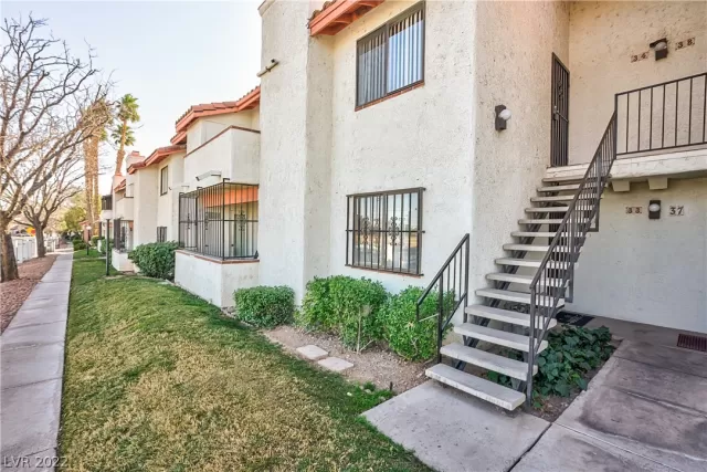 MLS: 2377779 Condo For Sale