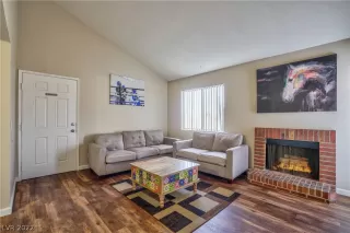 Photo #3: 2377779 Listing