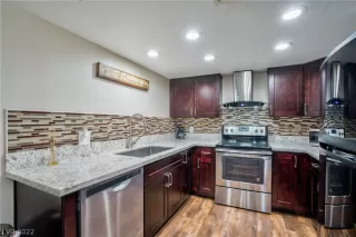 Photo #6: 2377779 Listing