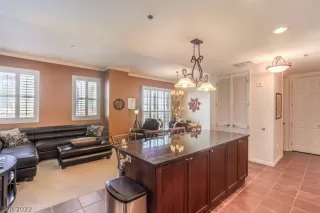 Photo #3: 2377785 Listing
