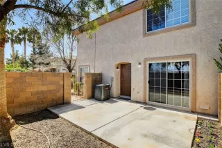 Photo #5: 2377794 Listing