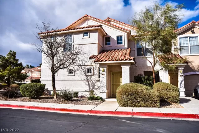 MLS: 2377803 Condo For Sale