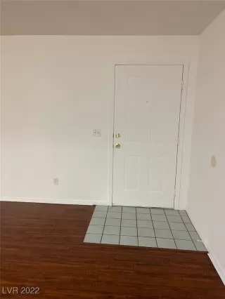 Photo #2: 2377816 Listing 