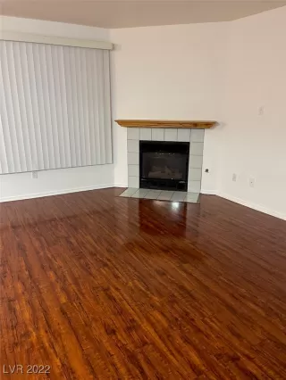 Photo #4: 2377816 Listing 