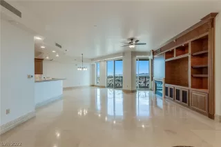 Photo #3: 2377864 Listing