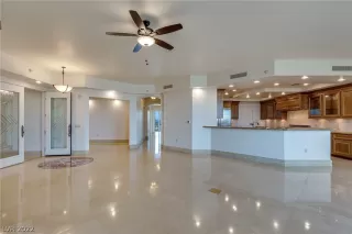 Photo #5: 2377864 Listing