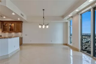 Photo #6: 2377864 Listing