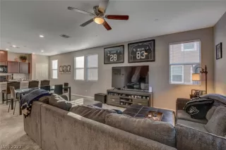 Photo #5: 2377886 Listing