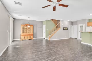 Photo #3: 2377904 Listing