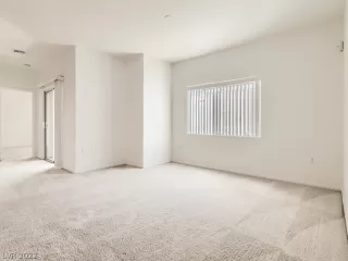 Photo #3: 2377909 Listing