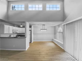 Photo #1: 2377913 Listing 