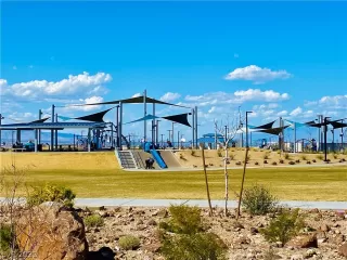 Photo #4: 2377916 Listing