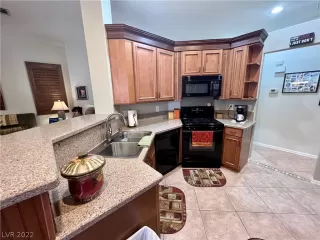 Photo #3: 2377920 Listing