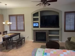 Photo #4: 2377920 Listing