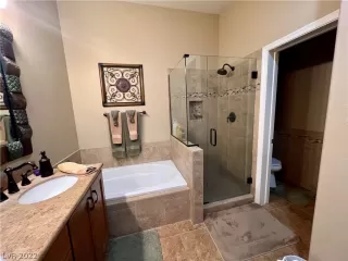 Photo #5: 2377920 Listing