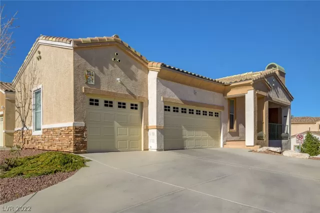 MLS: 2377921 Condo For Sale