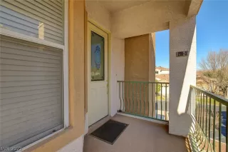 Photo #3: 2377921 Listing