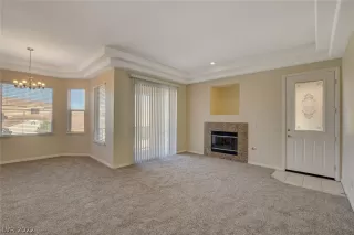 Photo #4: 2377921 Listing