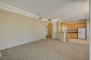 Photo #5: 2377921 Listing