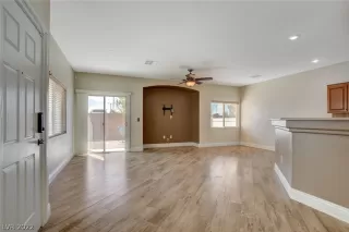 Photo #4: 2377922 Listing 