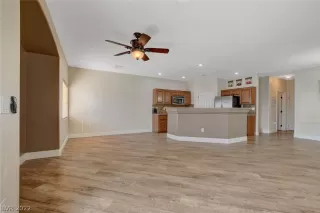 Photo #6: 2377922 Listing 